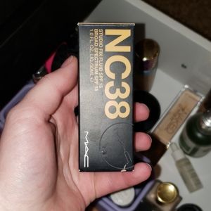 MAC Cosmetics Studio Fix NC38